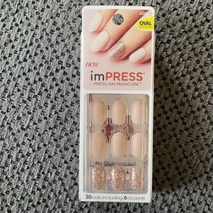 Impress Press On Manicure